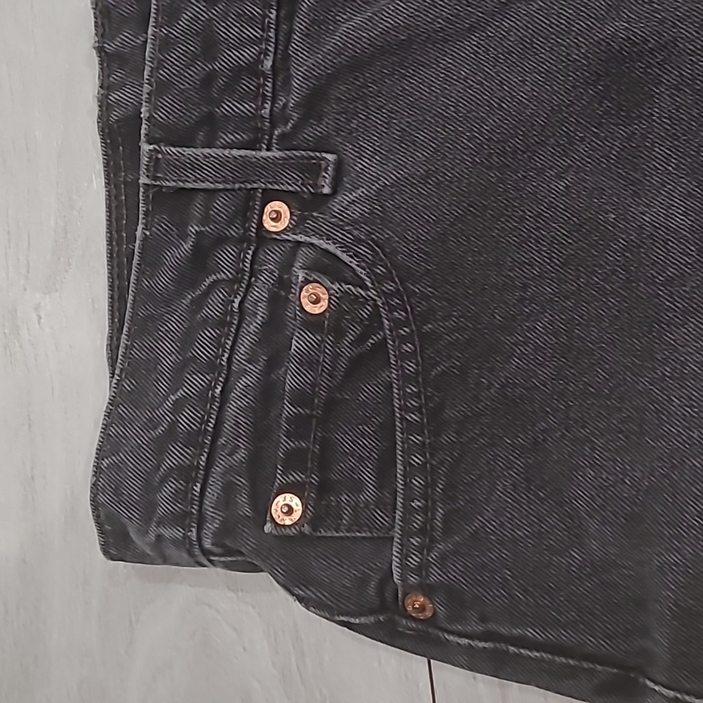 Levi's 521 Tapered High Waisted Shorts - Picture 3 of 10